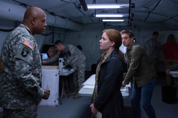 arrival-movie-amy-adams-jeremy-renner-forest-whitaker-600x400